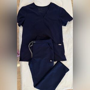 Figs Deep Blue Scrub Set